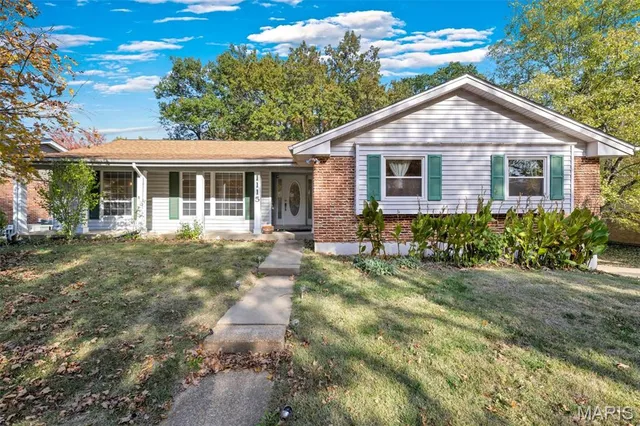 $365,000 | 1115 Dutch Mill Drive, Ballwin, MO 63011