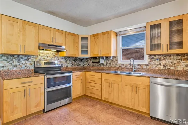 $365,000 | 1115 Dutch Mill Drive, Ballwin, MO 63011