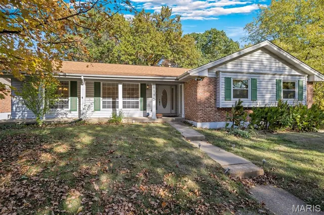$365,000 | 1115 Dutch Mill Drive, Ballwin, MO 63011