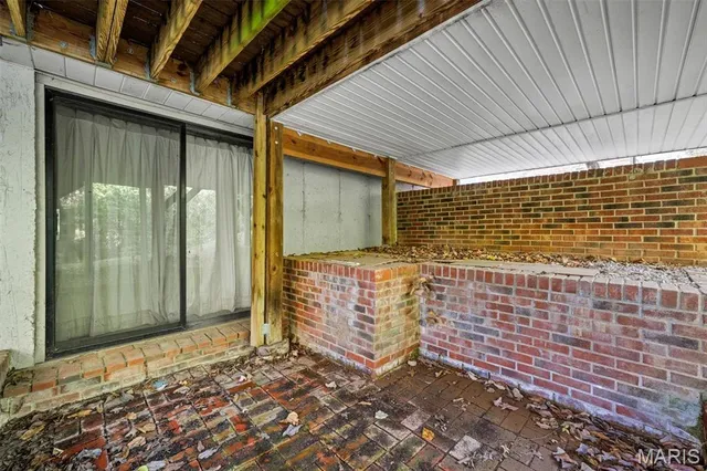 $365,000 | 1115 Dutch Mill Drive, Ballwin, MO 63011