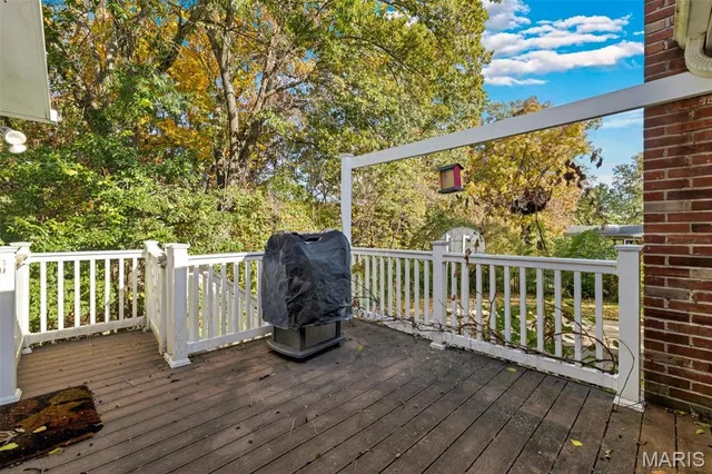 $365,000 | 1115 Dutch Mill Drive, Ballwin, MO 63011