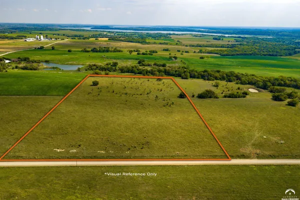 $220,000 | 1200 A East 100th Road, Berryton, KS 66409