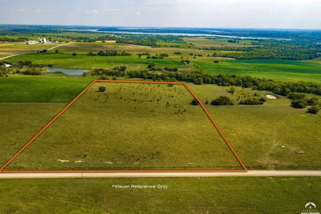 $220,000 | 1200 A East 100th Road, Berryton, KS 66409