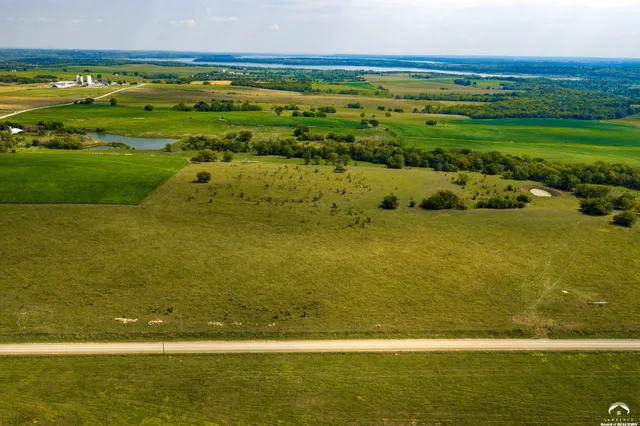 $220,000 | 1200 A East 100th Road, Berryton, KS 66409