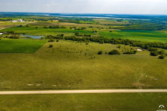 $220,000 | 1200 A East 100th Road, Berryton, KS 66409