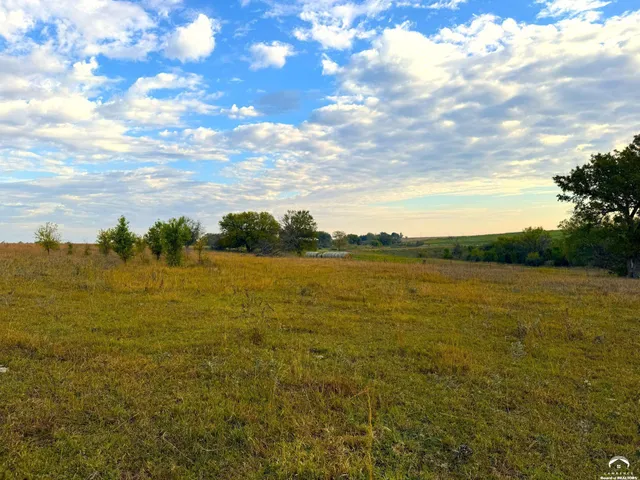 $220,000 | 1200 A East 100th Road, Berryton, KS 66409