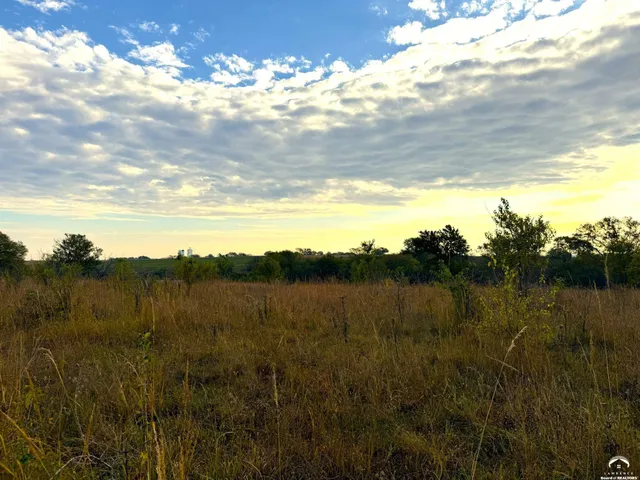 $220,000 | 1200 A East 100th Road, Berryton, KS 66409