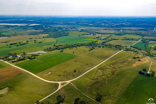 $220,000 | 1200 A East 100th Road, Berryton, KS 66409