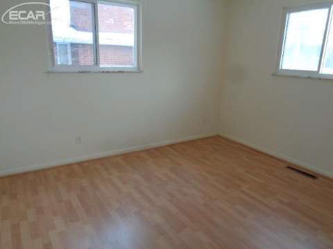 5402 Flushing Road Flushing, MI 48433 - Photo 8 of 12 20431550-7.JPG