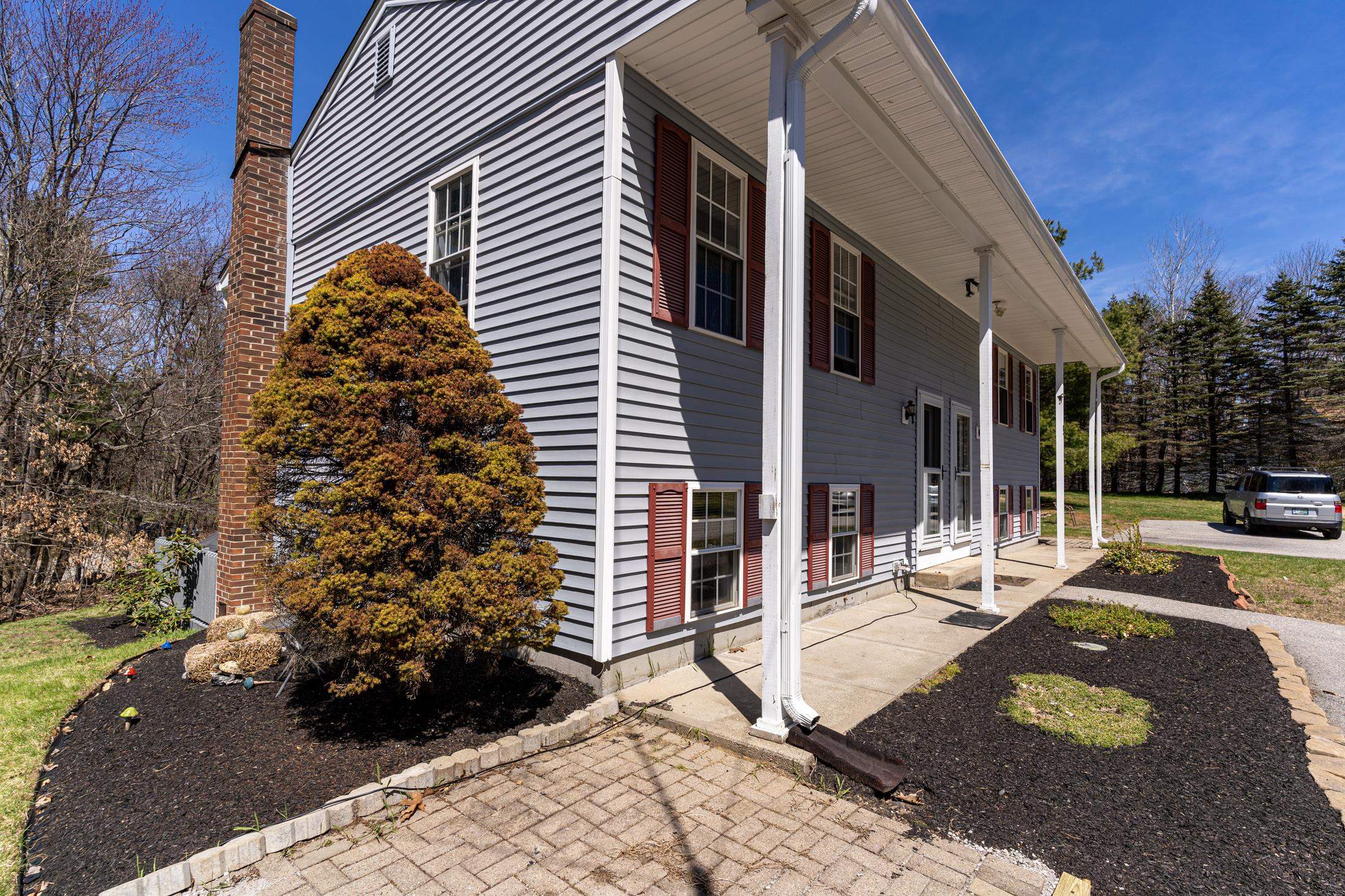 5 Lakeview Road Raymond, NH 03077 - Photo 1 of 32 Gallery Image 1