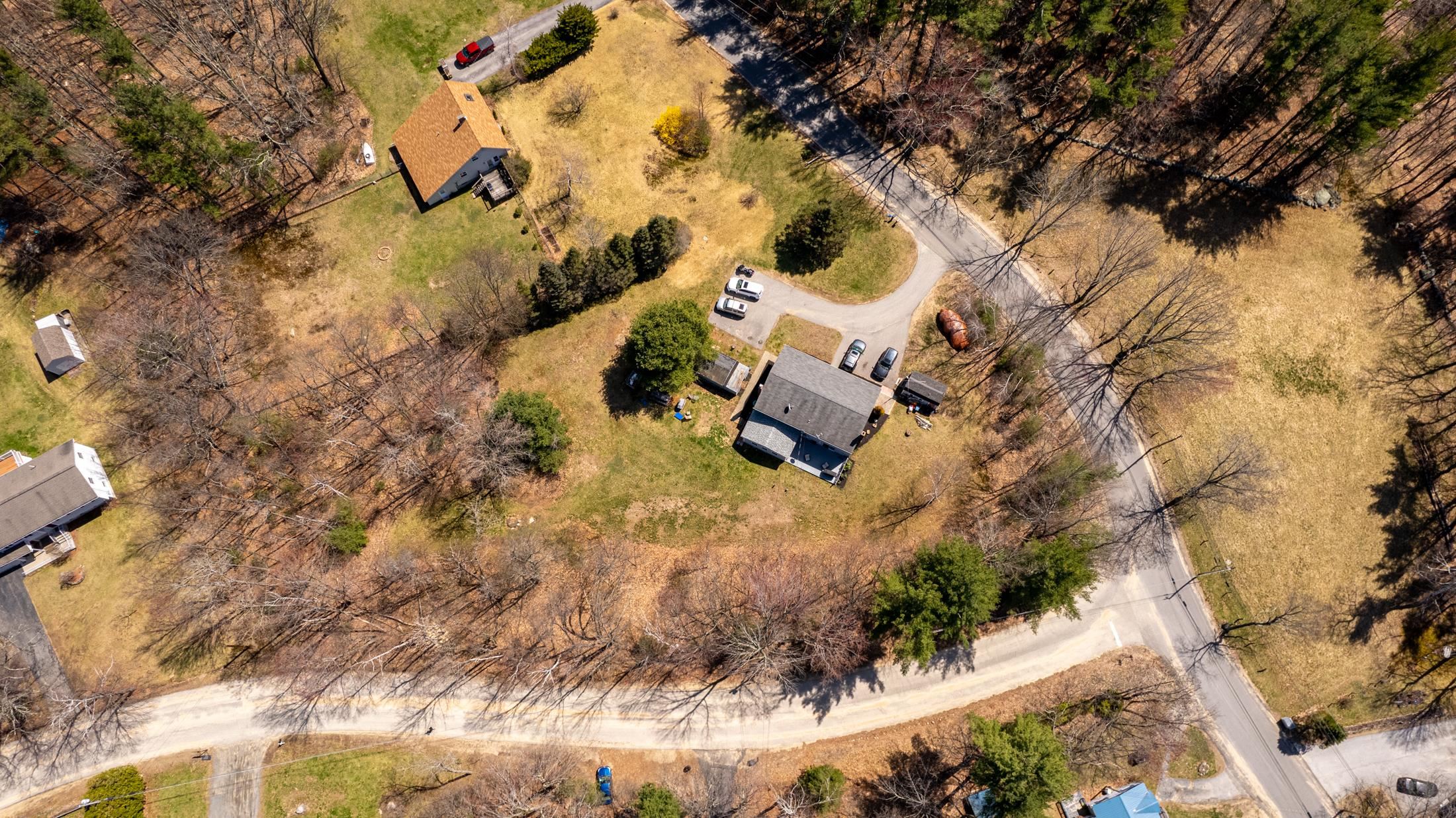 5 Lakeview Road Raymond, NH 03077 - Photo 11 of 32 Gallery Image 11