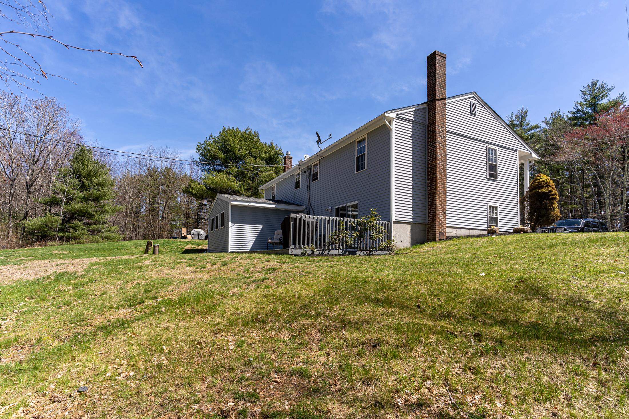 5 Lakeview Road Raymond, NH 03077 - Photo 8 of 32 Gallery Image 8