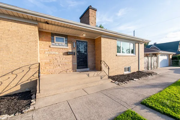 $450,000 | 2500 Westover Avenue, North Riverside, IL 60546