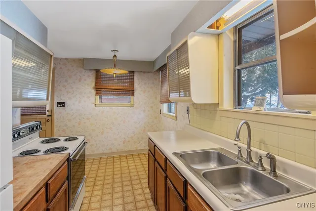 $199,900 | 111 Doll Parkway, Syracuse, NY 13214