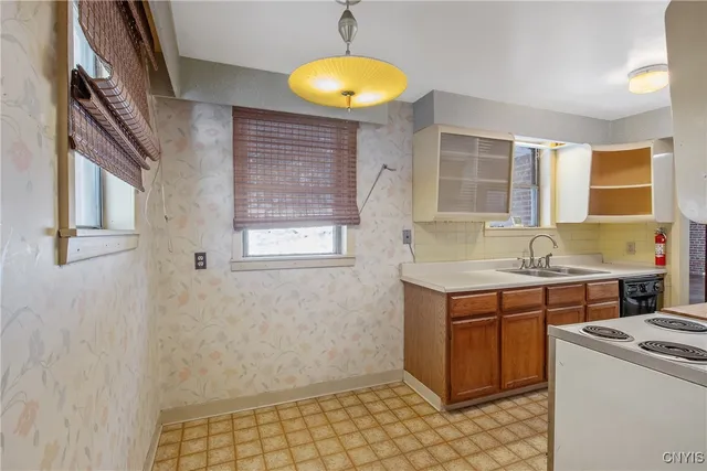 $199,900 | 111 Doll Parkway, Syracuse, NY 13214