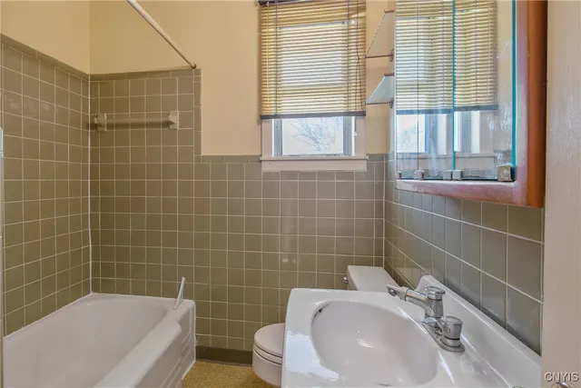 $199,900 | 111 Doll Parkway, Syracuse, NY 13214