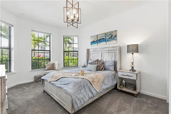 $689,900 | 10475 Ventana Lane, Naples, FL 34120