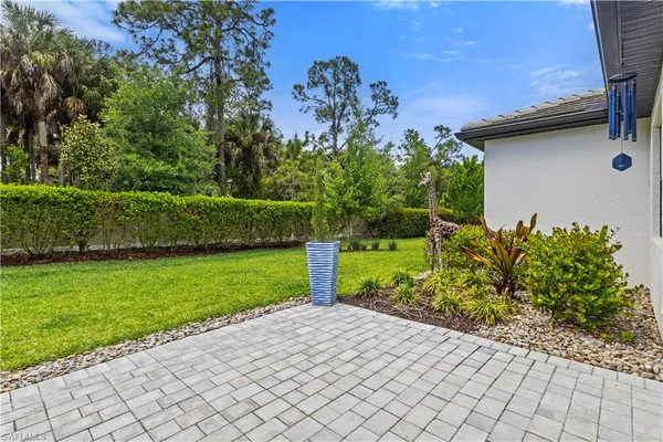 $689,900 | 10475 Ventana Lane, Naples, FL 34120