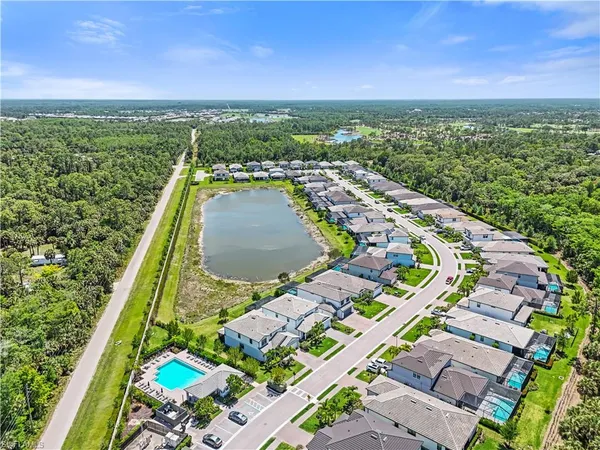 $689,900 | 10475 Ventana Lane, Naples, FL 34120