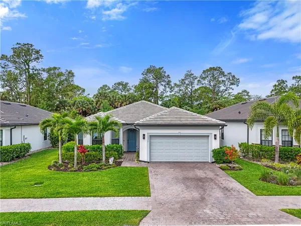 $689,900 | 10475 Ventana Lane, Naples, FL 34120