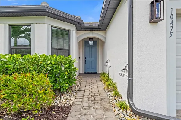 $689,900 | 10475 Ventana Lane, Naples, FL 34120