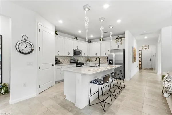 $689,900 | 10475 Ventana Lane, Naples, FL 34120