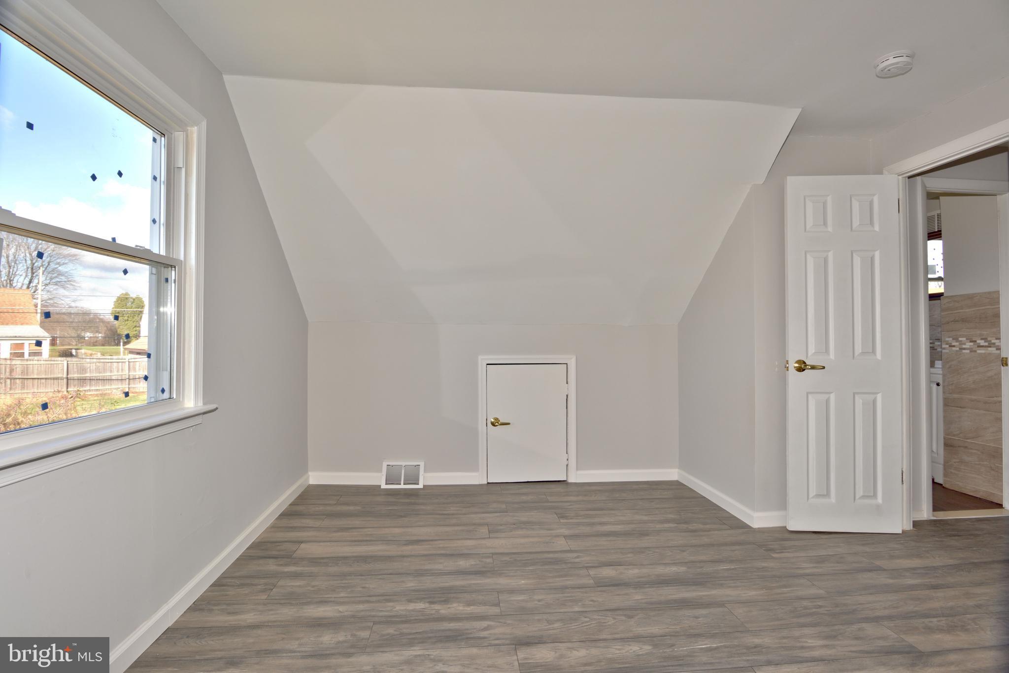 11014 Proctor Road Philadelphia, PA 19116 - Photo 15 of 25 Gallery Image 15