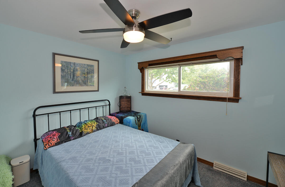 4320 Byrd Avenue Racine, WI 53405 - Photo 11 of 26 110