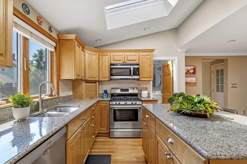 147 Aspen Road Swampscott, MA 01907 - Photo 13 of 31 Gallery Image 13