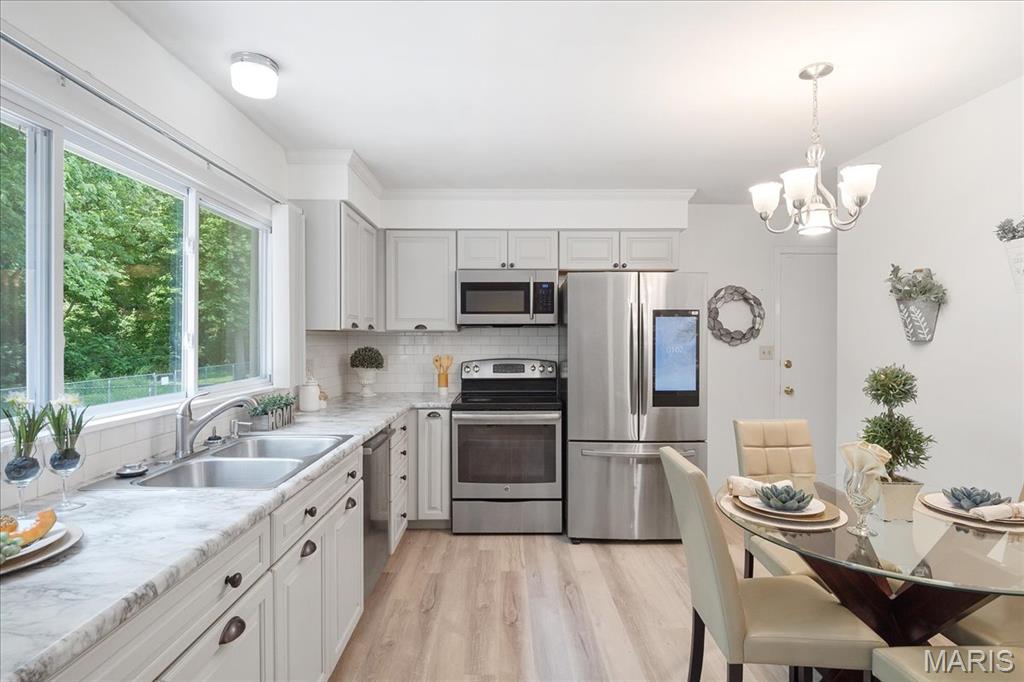 1115 Pinrun Drive Ballwin, MO 63011 - Photo 19 of 46