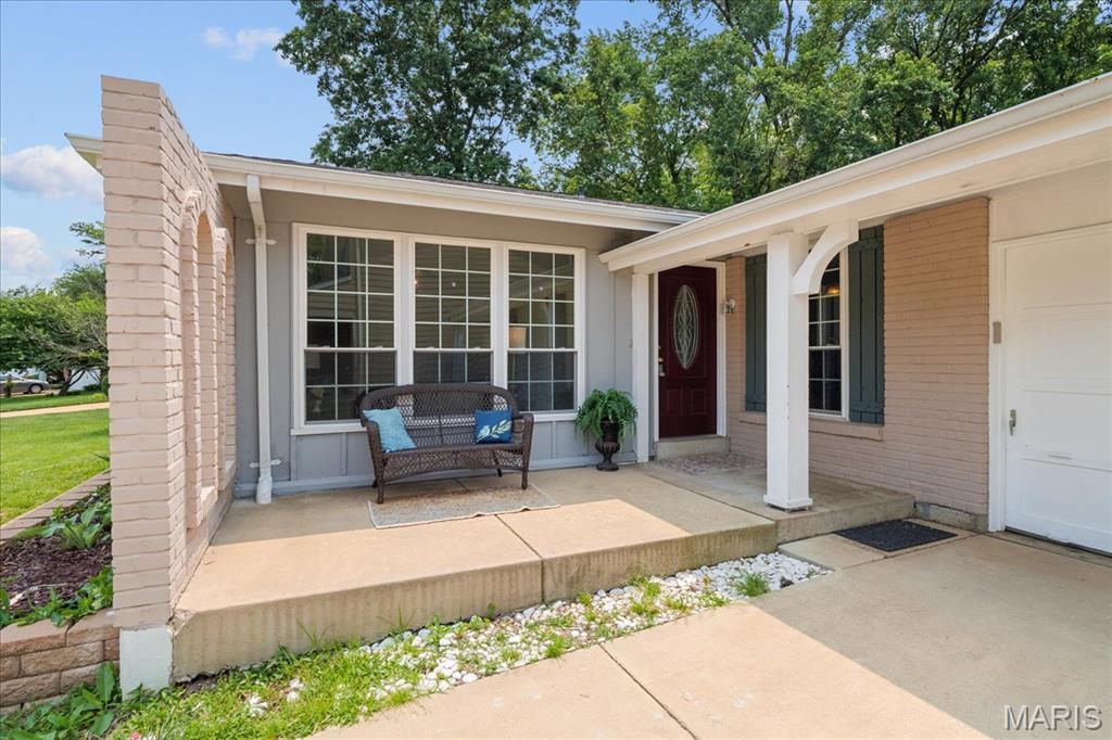 1115 Pinrun Drive Ballwin, MO 63011 - Photo 3 of 46