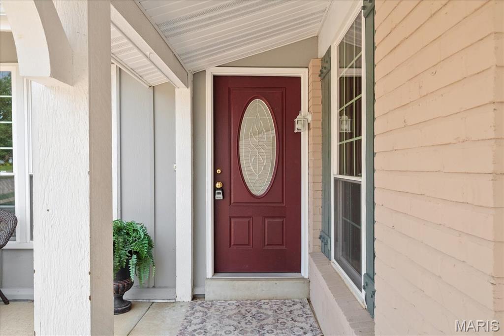 1115 Pinrun Drive Ballwin, MO 63011 - Photo 4 of 46