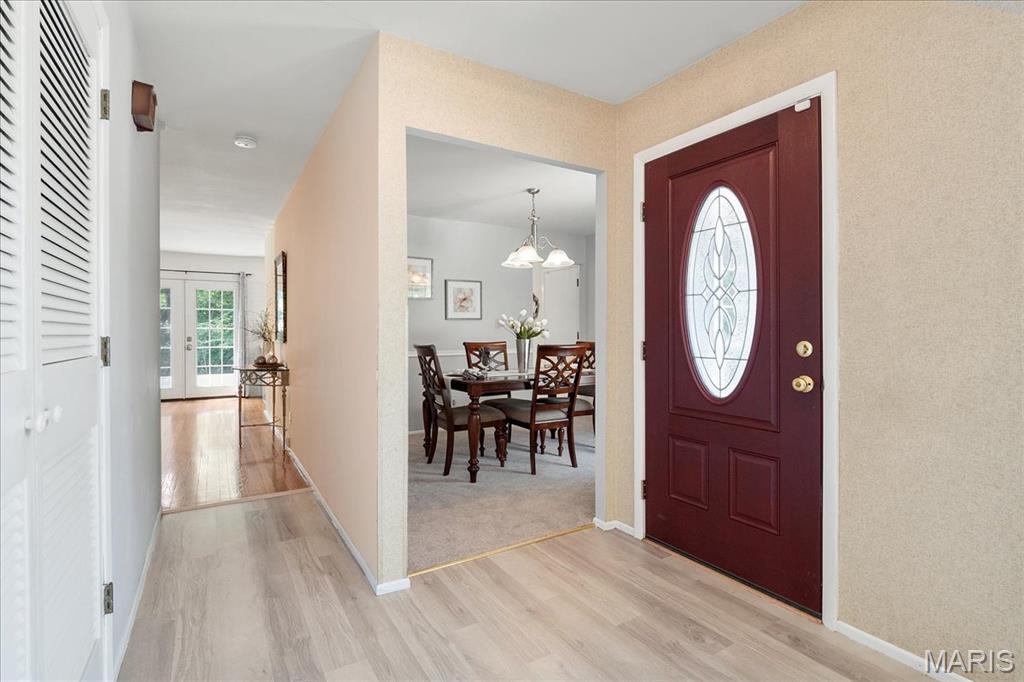 1115 Pinrun Drive Ballwin, MO 63011 - Photo 6 of 46