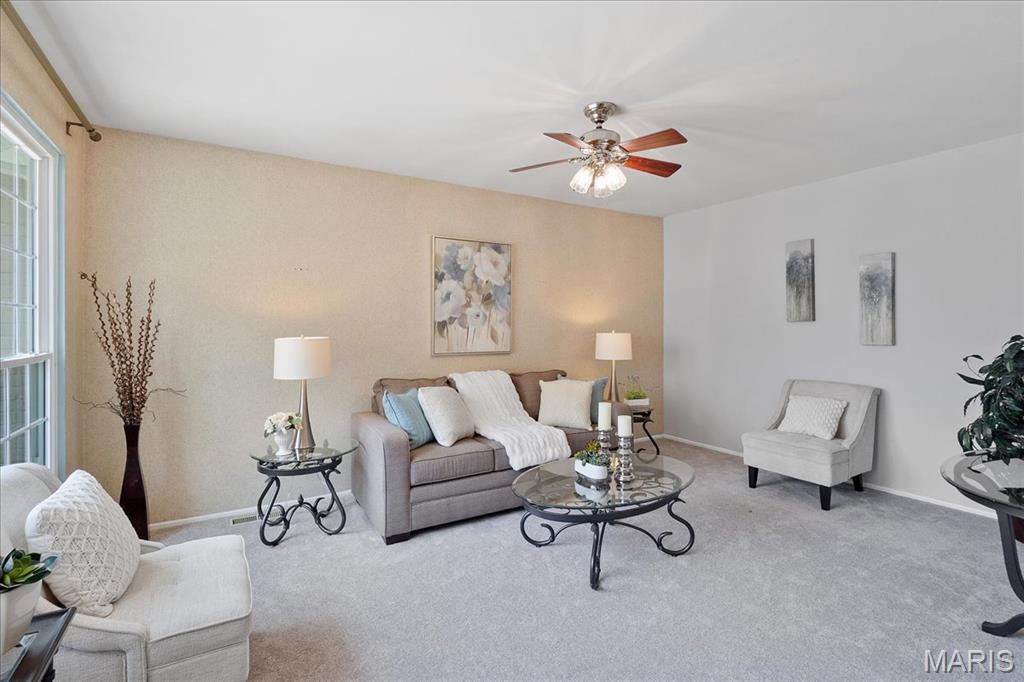 1115 Pinrun Drive Ballwin, MO 63011 - Photo 7 of 46