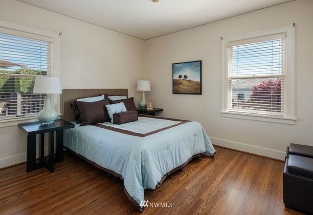 $750,000 | 2512 38th Avenue West, Seattle, WA 98199