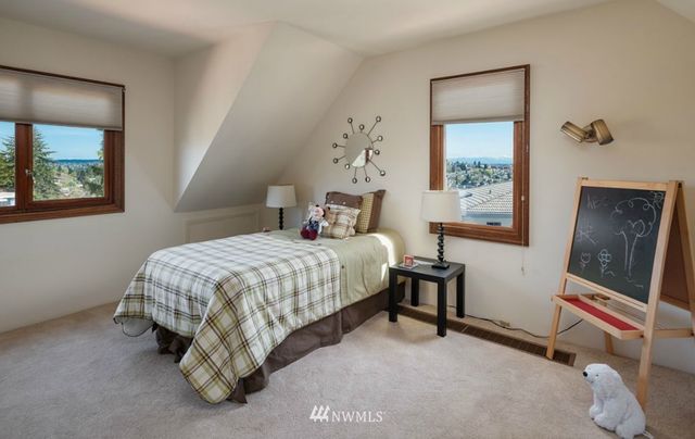 $750,000 | 2512 38th Avenue West, Seattle, WA 98199