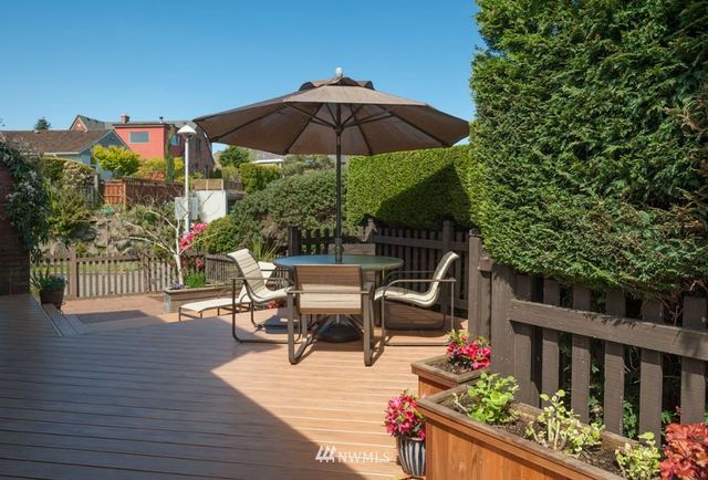 $750,000 | 2512 38th Avenue West, Seattle, WA 98199