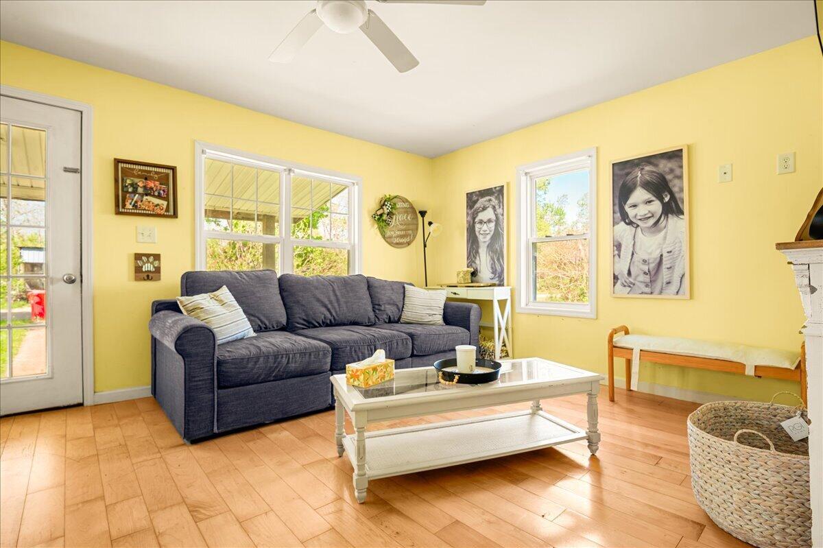 321 Elza Road London, KY 40741 - Photo 12 of 41 11-Living Room