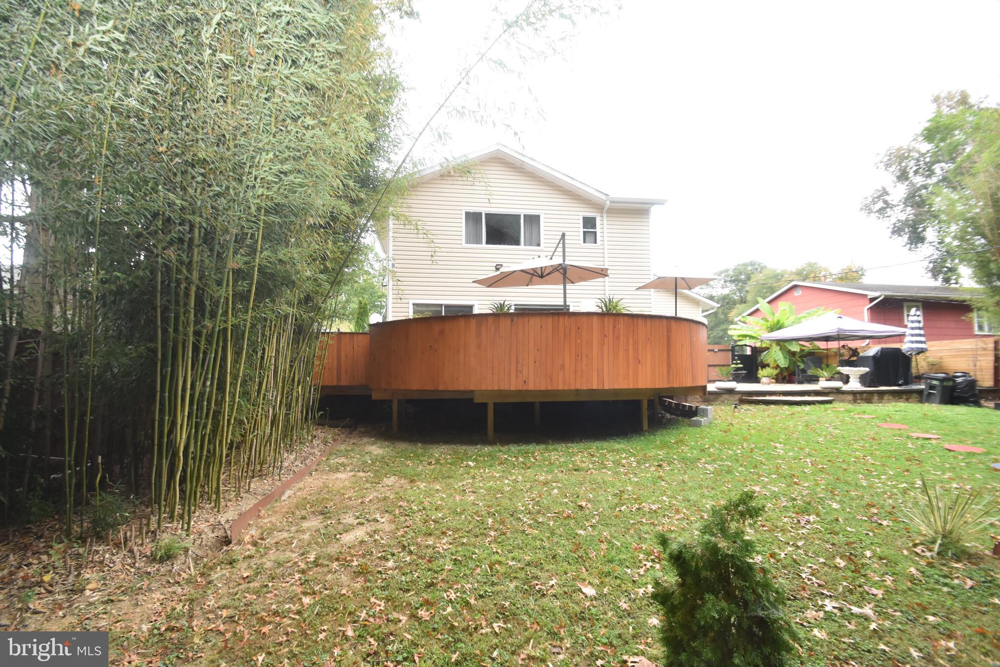 145 West Rutherford Drive Newark, DE 19713 - Photo 45 of 50 Rear of house, BIG DECK overlooks yard