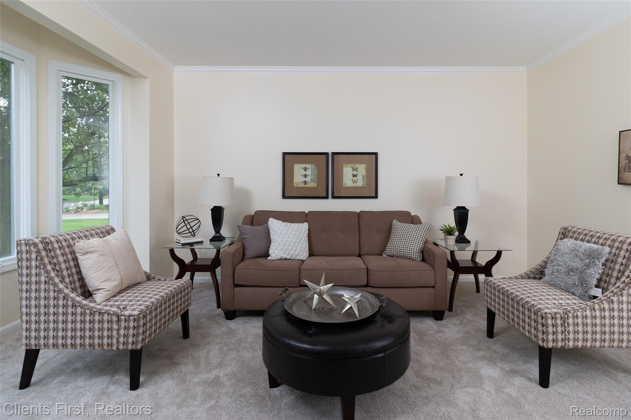 46822 Balboa Road Canton, MI 48187 - Photo 9 of 26 45 Living Room.jpg