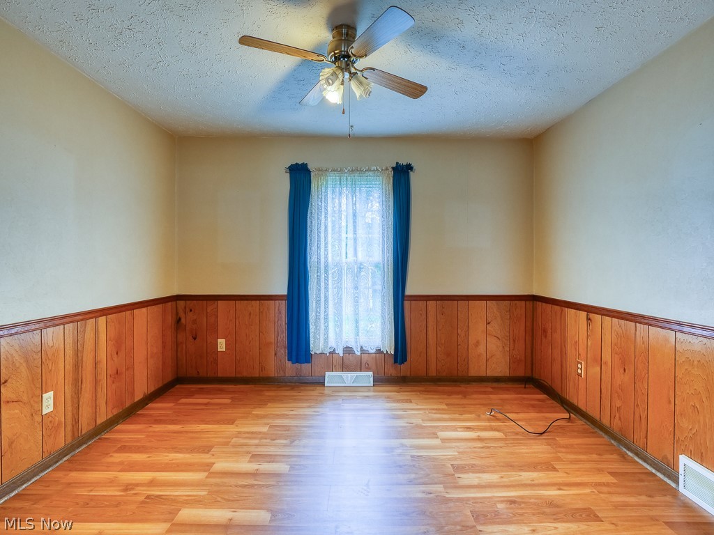 16264 Drake Road Strongsville, OH 44136 - Photo 4 of 18 Gallery Image 4