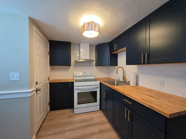 $2,450 | 2 Tideview Path, Unit 8, Plymouth, MA 02360