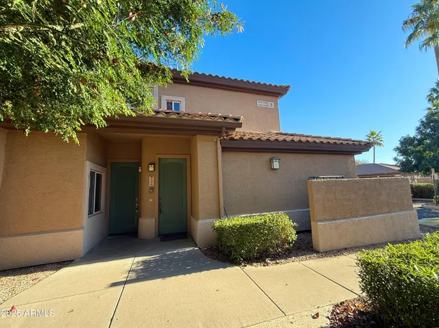 $2,095 | 6535 East Superstition Springs Boulevard, Unit 214, Mesa, AZ 85206
