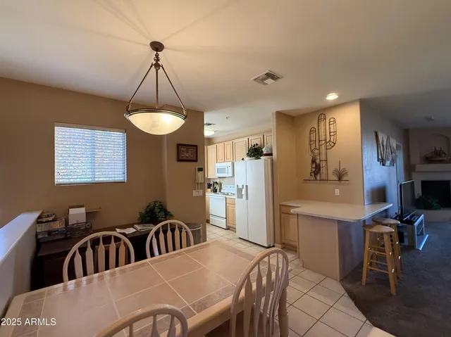 $2,095 | 6535 East Superstition Springs Boulevard, Unit 214, Mesa, AZ 85206