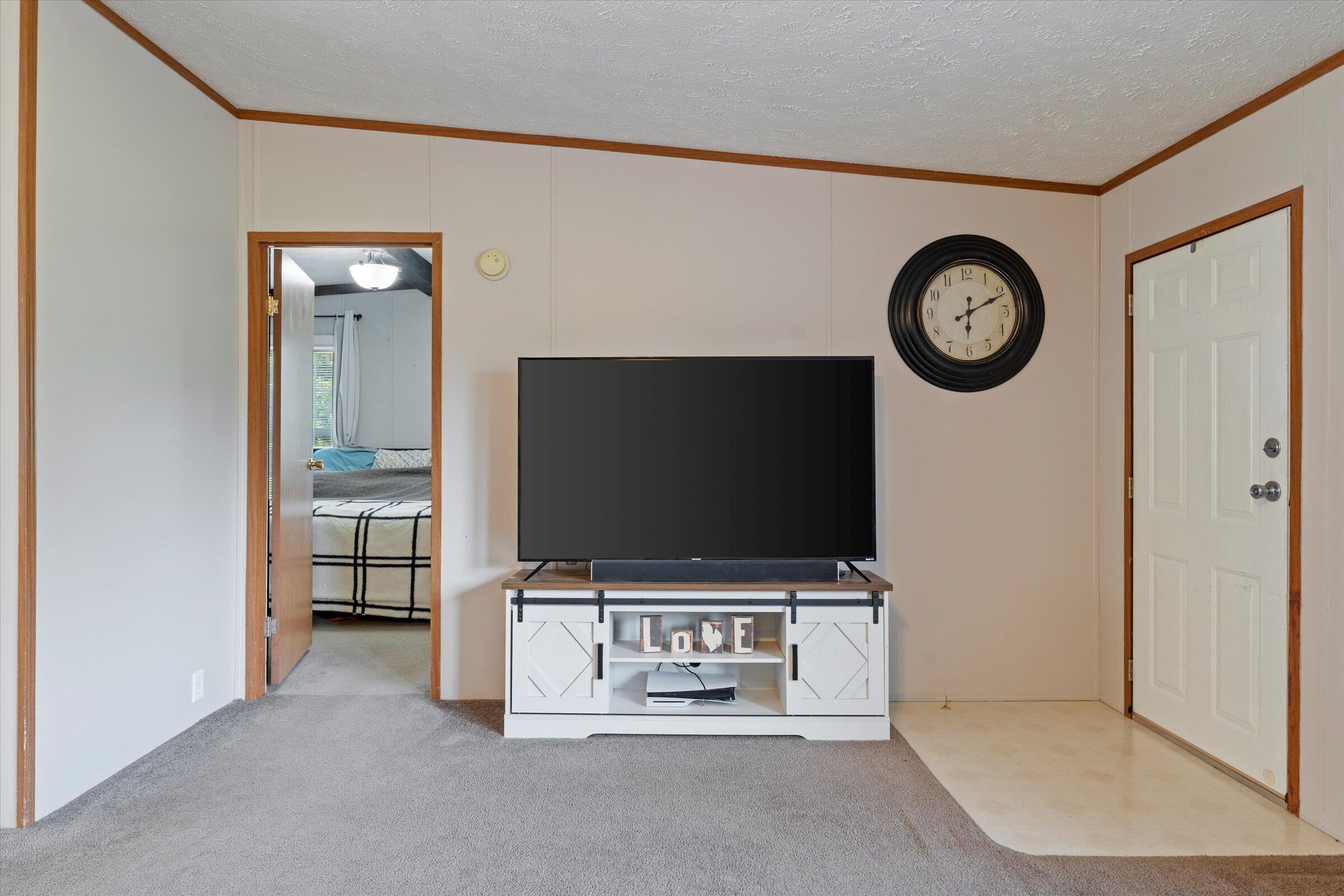 29782 Middle Crossing Road Dowagiac, MI 49047 - Photo 12 of 32 06-DSC03069
