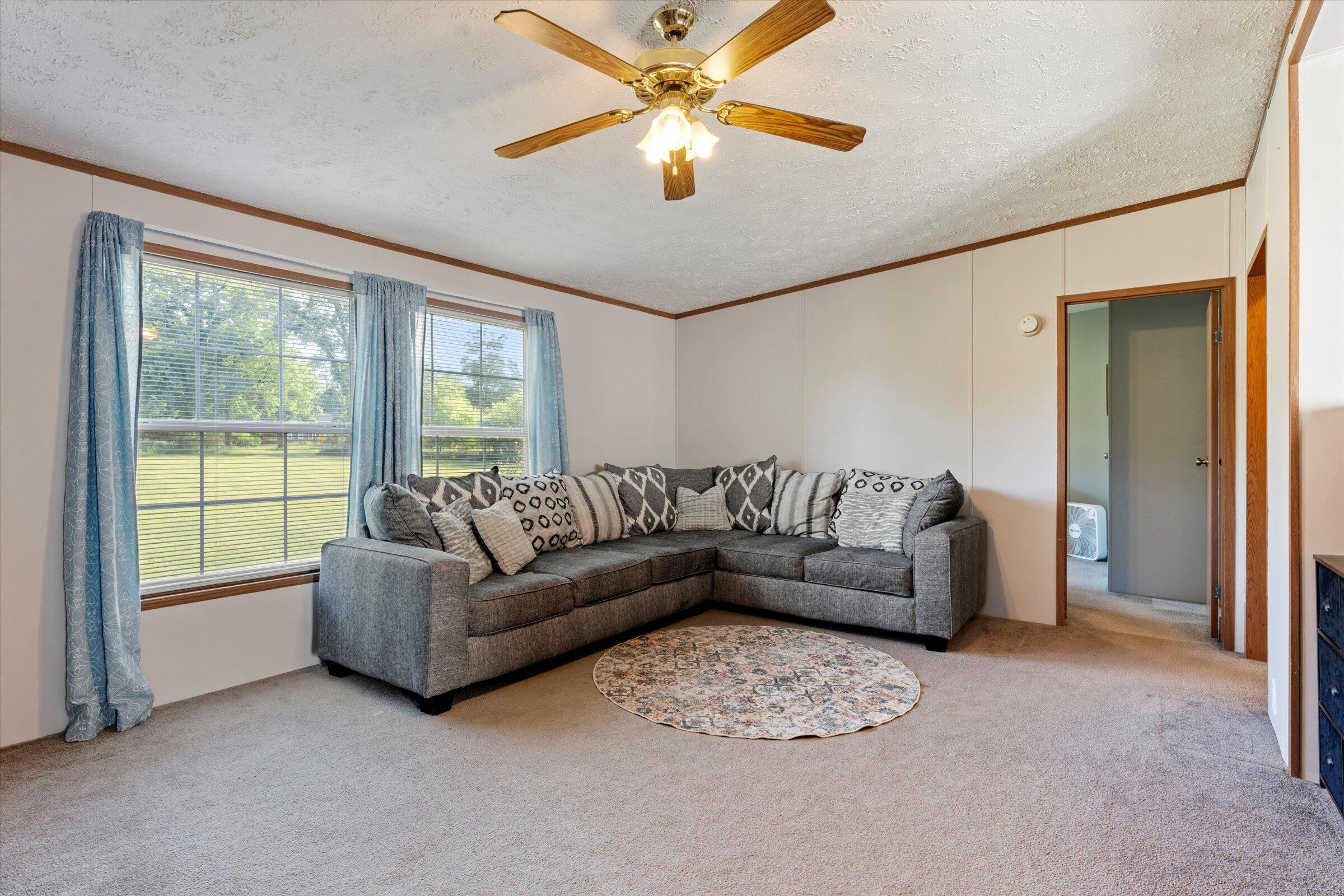 29782 Middle Crossing Road Dowagiac, MI 49047 - Photo 13 of 32 07-DSC03074