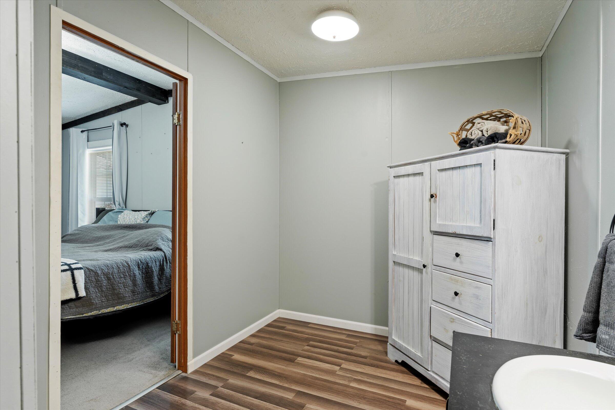 29782 Middle Crossing Road Dowagiac, MI 49047 - Photo 25 of 32 19-DSC03059