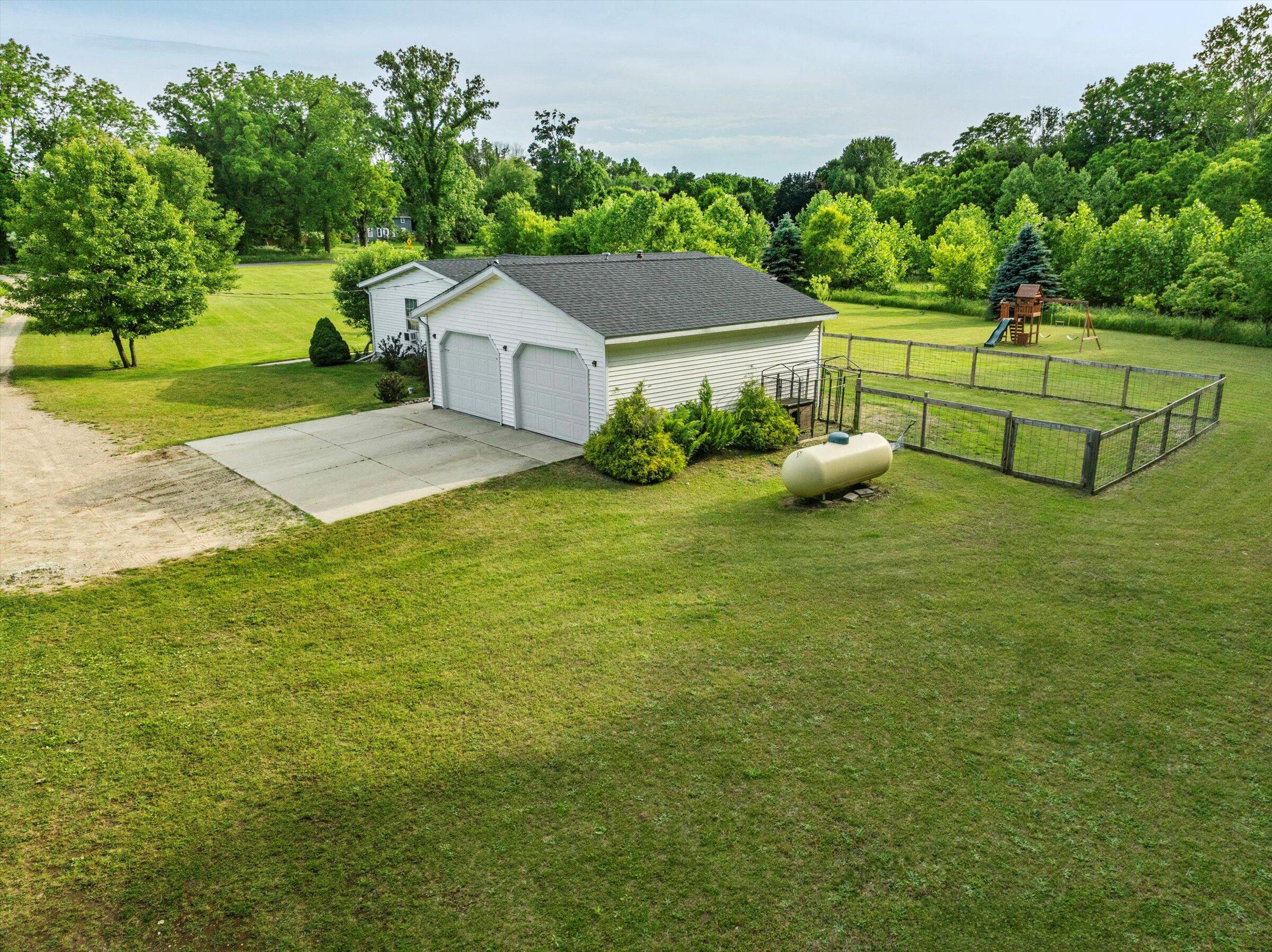 29782 Middle Crossing Road Dowagiac, MI 49047 - Photo 8 of 32 33-DJI_0417