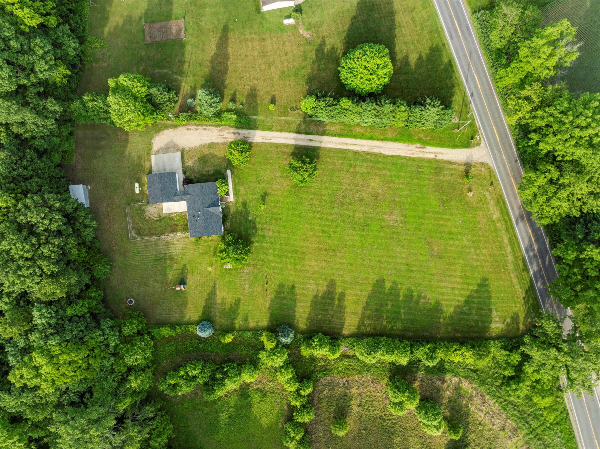 29782 Middle Crossing Road Dowagiac, MI 49047 - Photo 9 of 32 39-DJI_0450