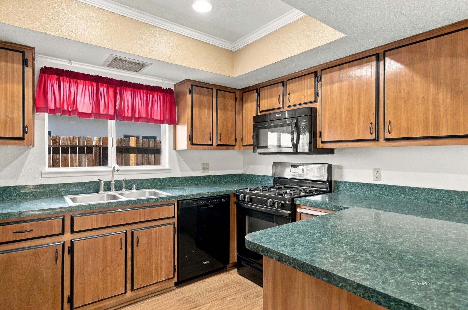 304 South Lincoln Street Ridgecrest, CA 93555 - Photo 12 of 31 Gallery Image 12